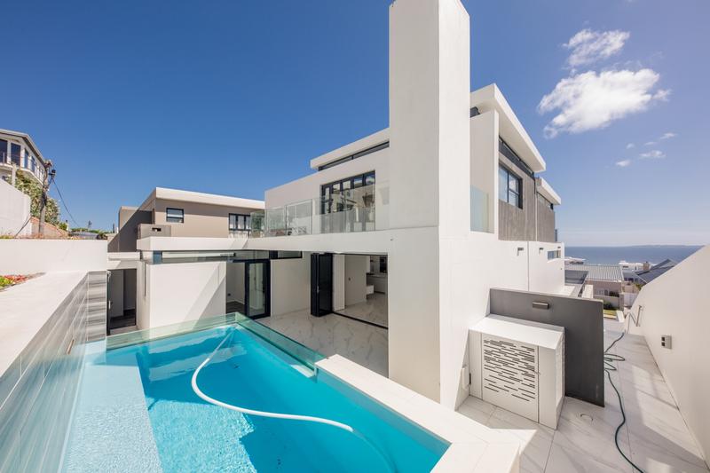 5 Bedroom Property for Sale in Bloubergstrand Western Cape